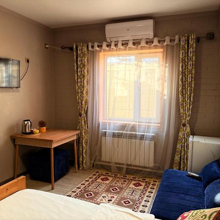 Salamat Hotel Bishkek Esterno foto