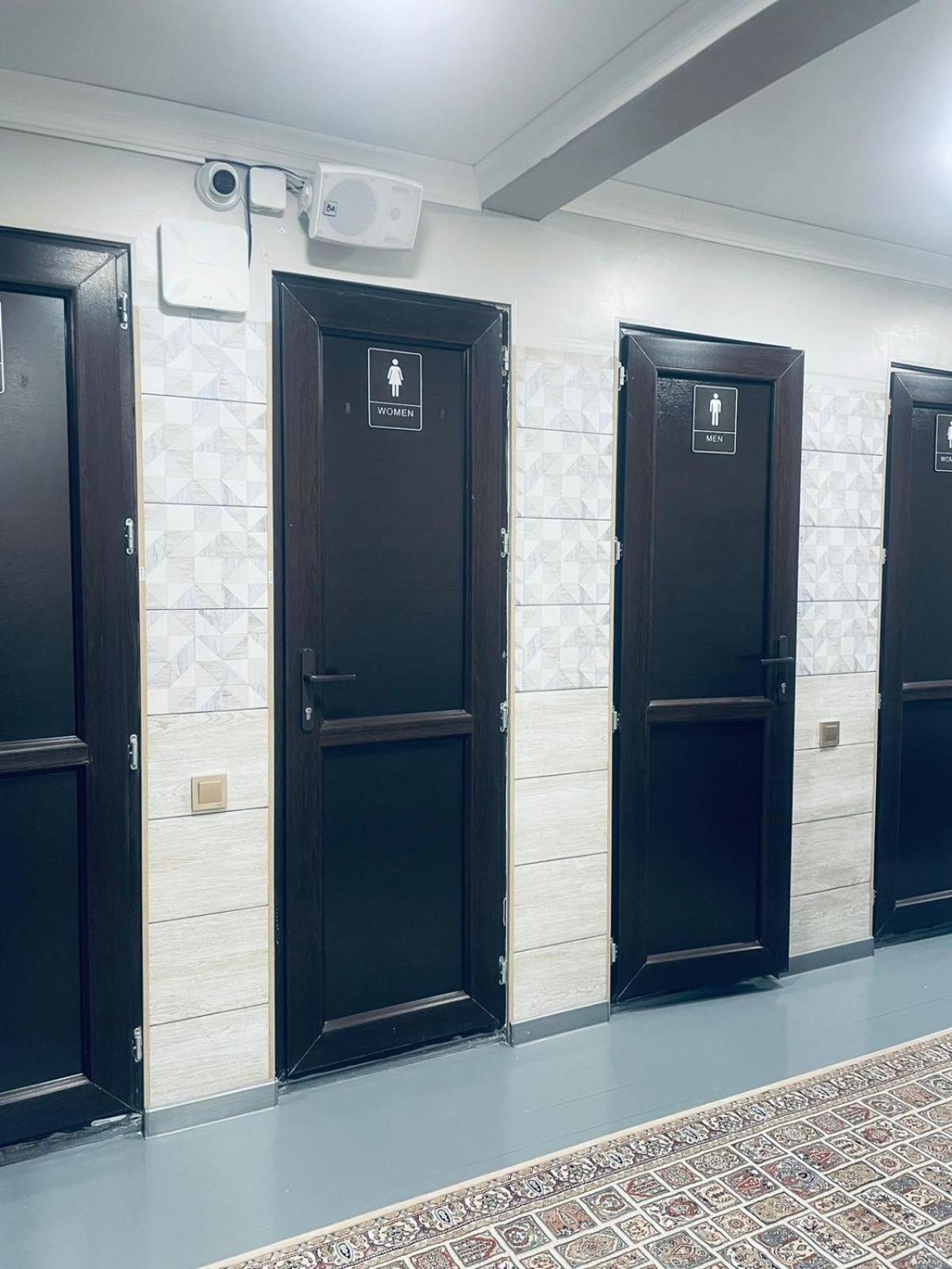 Salamat Hotel Bishkek Esterno foto