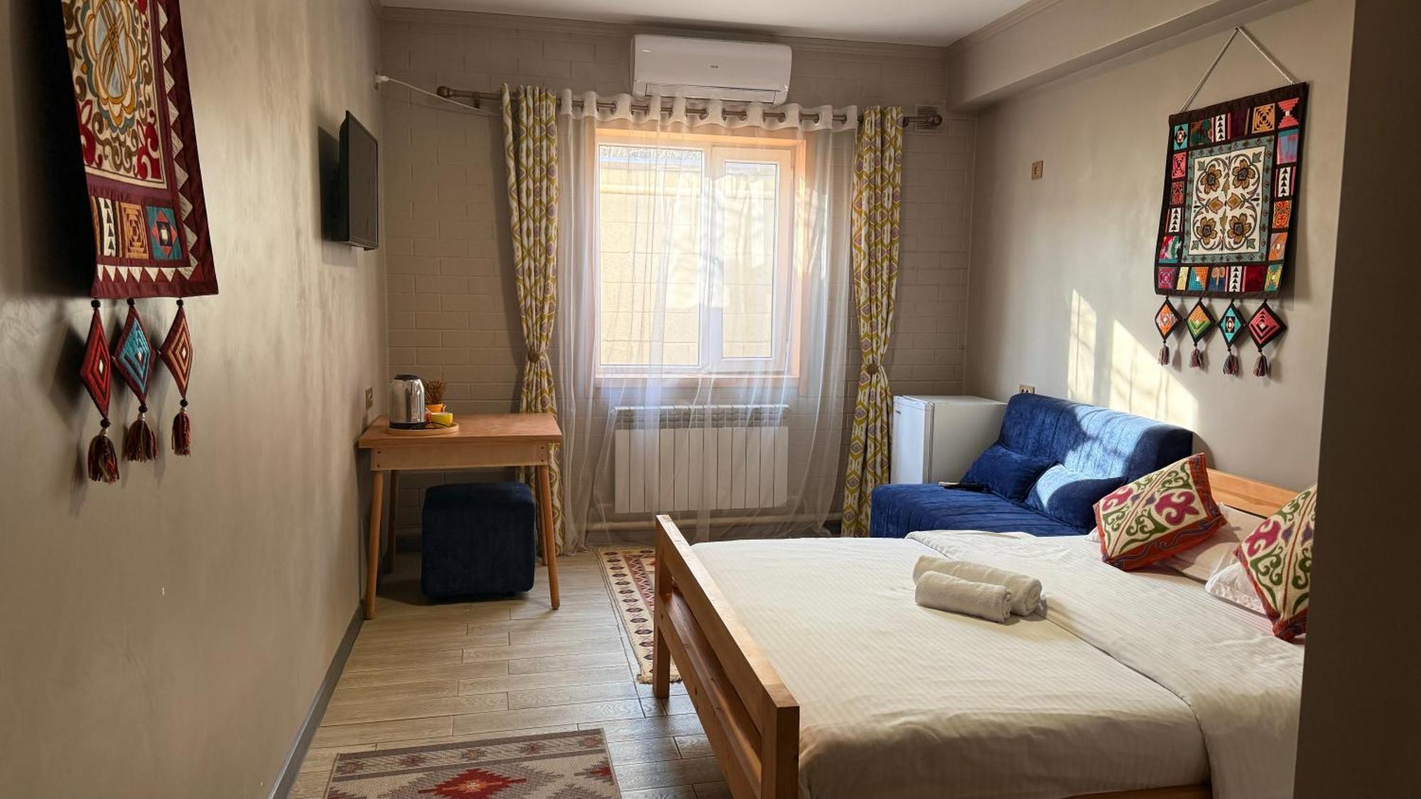 Salamat Hotel Bishkek Esterno foto