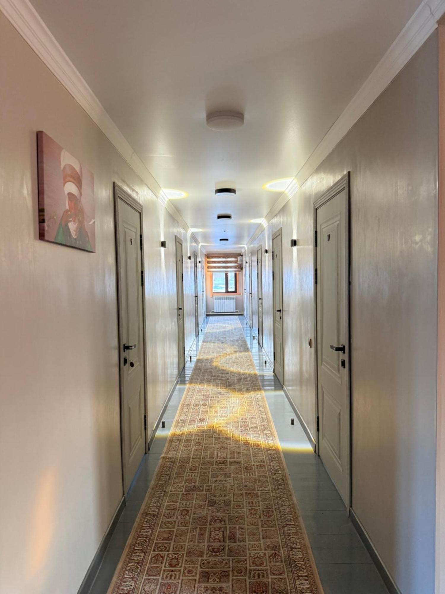 Salamat Hotel Bishkek Esterno foto